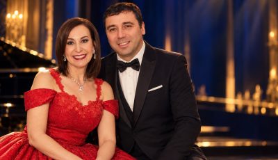 The Perfect Blendship headshots with piano